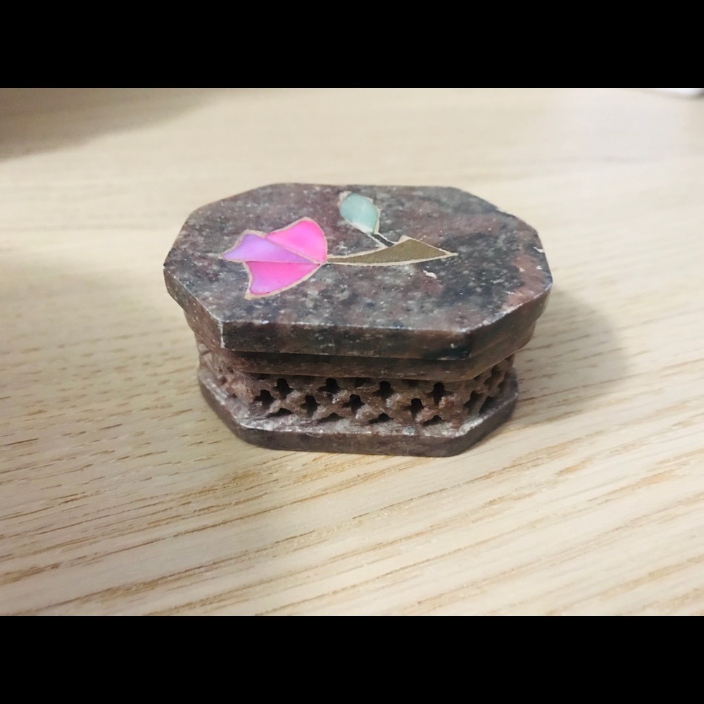 Tiny marble carved jewelry box. Bundle promo: send offer - 5 items for $35 🌸 - Picture 5 of 5